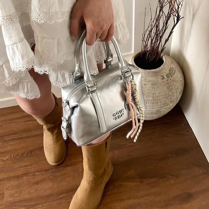 Маленькая сумка в иностранном стиле высокого класса женская 2025 новая модная универсальная сумка-мессенджер популярная портативная сумка Boston