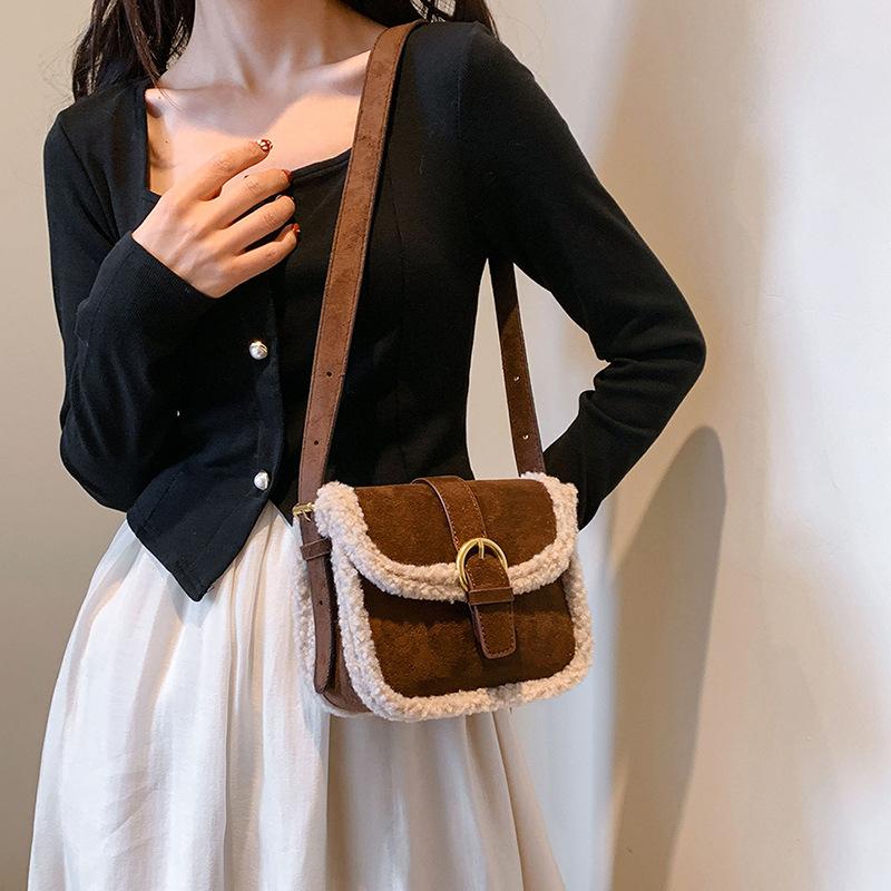 Премиальная текстура ретро плюшевая сумка женская 2025 новая осень и зима универсальная сумка-мессенджер модная на плечо маленькая квадратная сумка