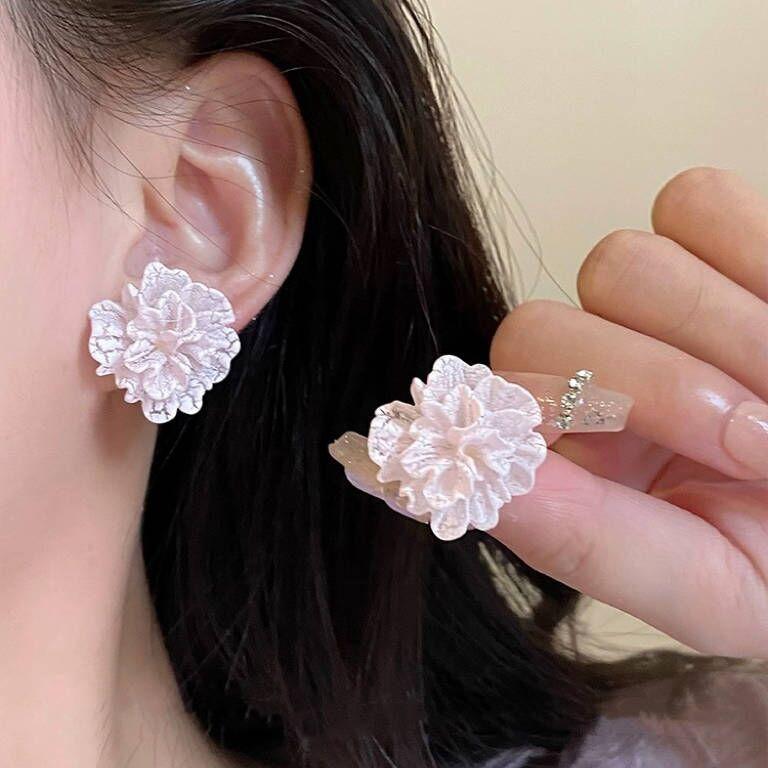 Super Fairy Pure White Flower Earrings Women'S Summer Pink Vacation Style Niche Stud Earrings Retro French Earrings