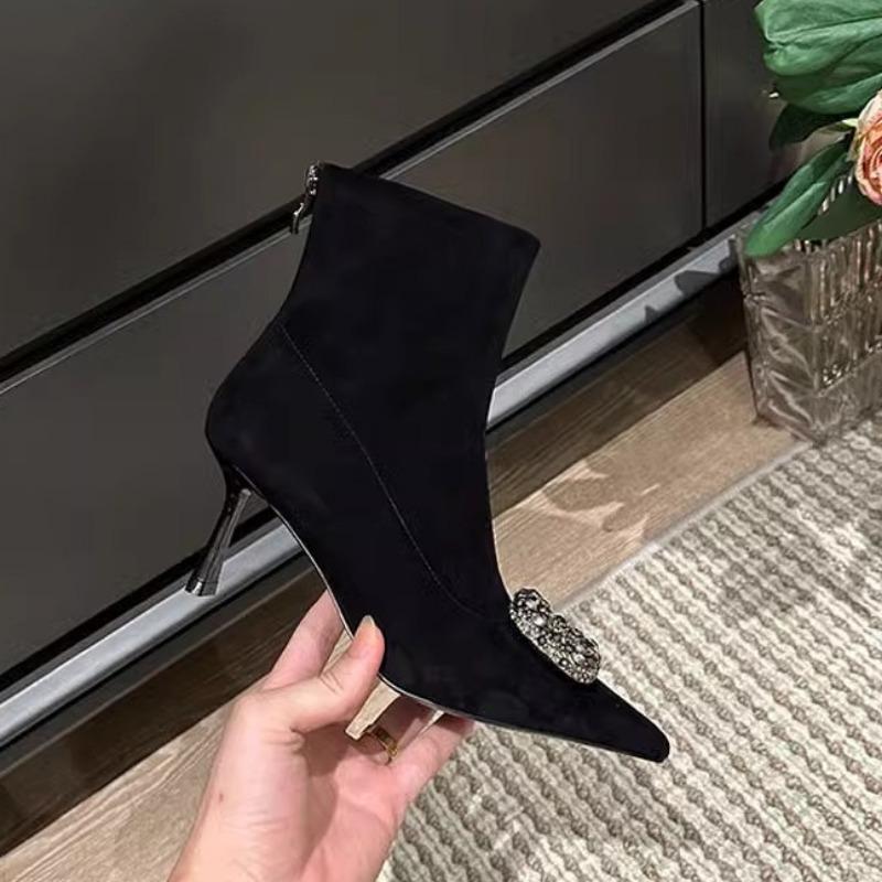 Модные зимние женские короткие сапоги 2024 года, новый стиль, роскошный дизайн со стразами, женские сапоги на шпильках, универсальные однотонные модные сапоги с острым носком