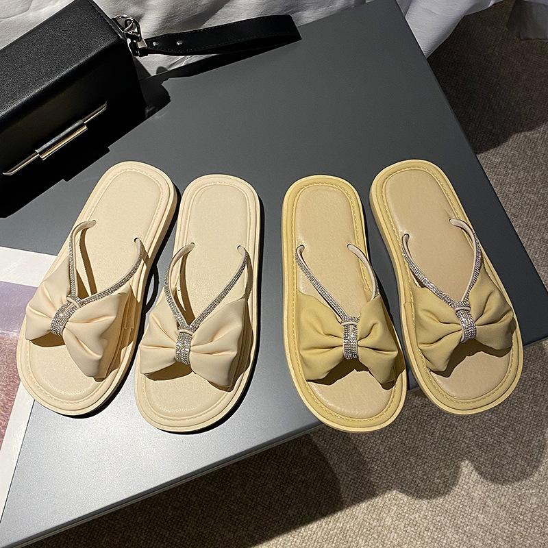 Модные высококачественные сандалии Shit Feeling Flat Sole для женщин 2024 года, летние новые популярные нишевые модные универсальные тапочки в стиле феи для отдыха на открытом воздухе