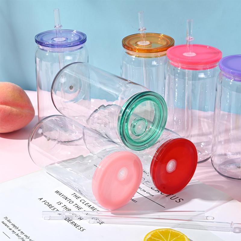 Прозрачный пластиковый стакан с цветной крышкой поставляется с соломинкой и крышкой для стакана. Можно использовать для молока, кофе, защищен от проливания. 16 унций