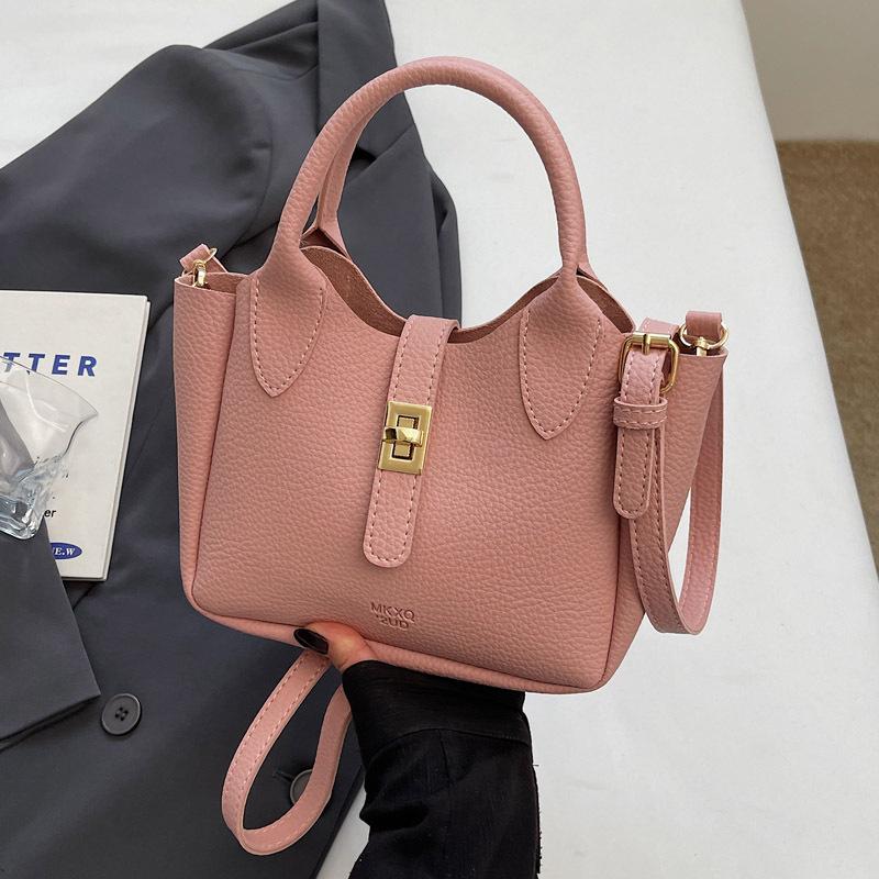 Передовой sense of foreign style маленькая сумка женская 2025 новая мода универсальная сумка-мессенджер популярная сумочка сумка-ведро