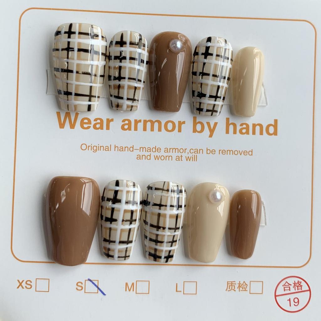 Нажмите на кончики ногтей Гель Полное покрытие 100 дизайнов Накладные ногти ручной работы Высококачественные носимые искусственные ногти Многоразовые размеры от XS до L бесплатно 5 шт. инструментов