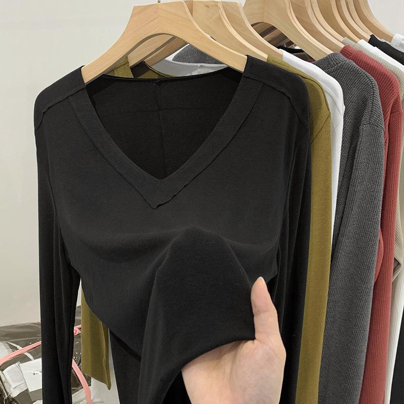 Футболка с V-образным вырезом и длинными рукавами для женщин на весну и осень, новый дизайн, сдержанная рубашка с низом, свободный и универсальный топ на раннюю весну