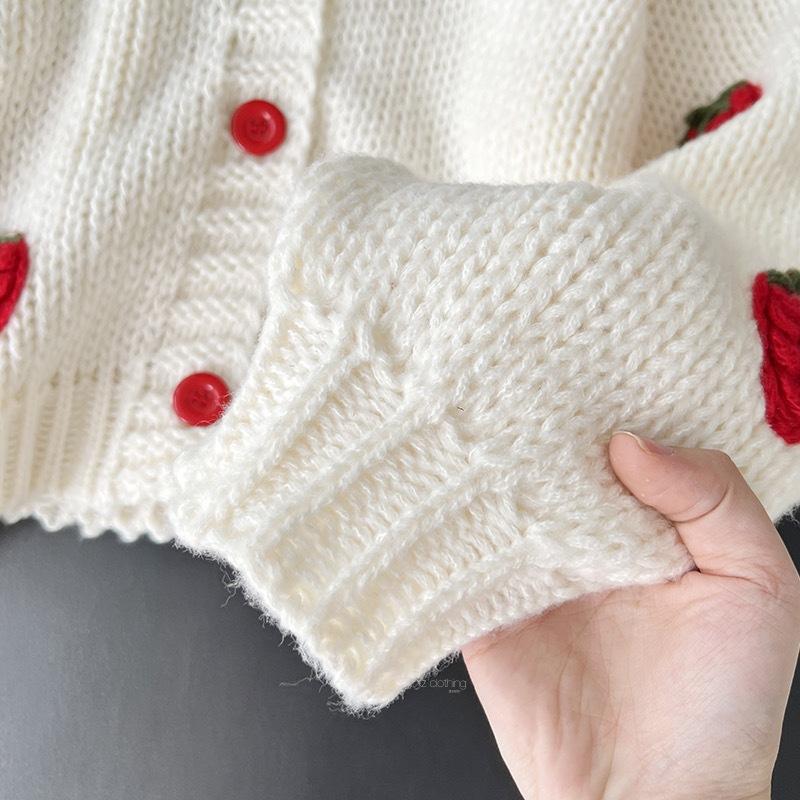 Осенняя женская одежда мода вышивка клубника вязаный свитер кардиган милый V-образный вырез фонарь длинный рукав свободные кардиганы пальто