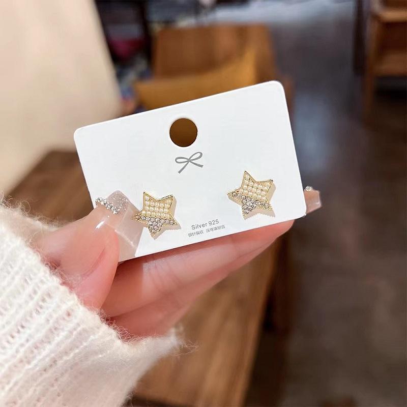 Brilliant Crystal Star Earrings Women Full Paved White Cubic Zirconia Simple Stylish Earring Versatile Fashion