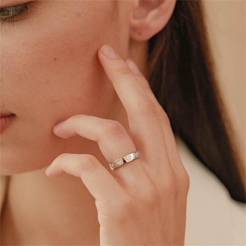APM Monaco ring VALENTINE Series [Romantic Confession] Plain decorated with love design, personalized sparkling zircon gift box for friends A21168OX
