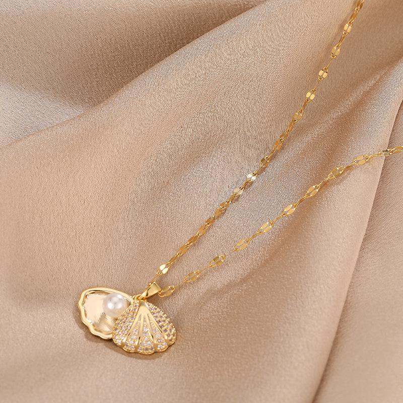 Korean Version of Diamond-encrusted Fashion Shell Pearl Necklace Titanium Steel Non-fading Necklace Femininity Fan Pendant Internet Celebrity Jewelry