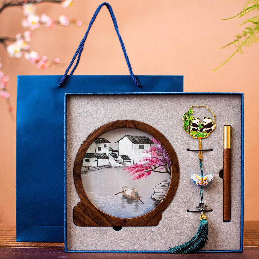 Китайский сувенир: Фигурка панды вышивка Сучжоу Подарок