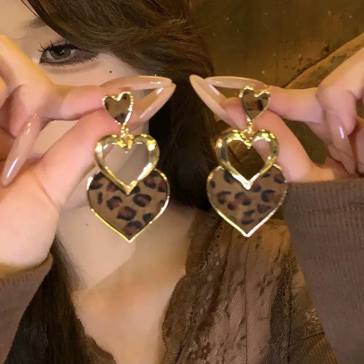 Серебряная игла осенне-зимние ретро серьги в форме веера с леопардовым принтом легкая роскошь высококачественные серьги-гвоздики нишевые серьги Maillard
