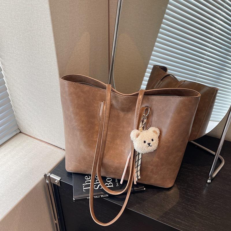 Large Capacity Bag Women's Versatile Fashion Shoulder Bag Student Class Commuter Armpit Bag