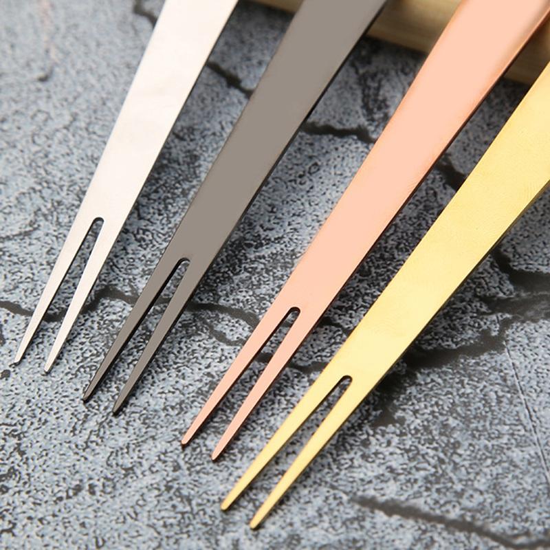 Вилка из нержавеющей стали Rong Exhibition West Cutlery Вилка для фруктов Десертная ложка Вилка Подарочная вилка для торта Две пластины Позолоченная черная ложка Вилка