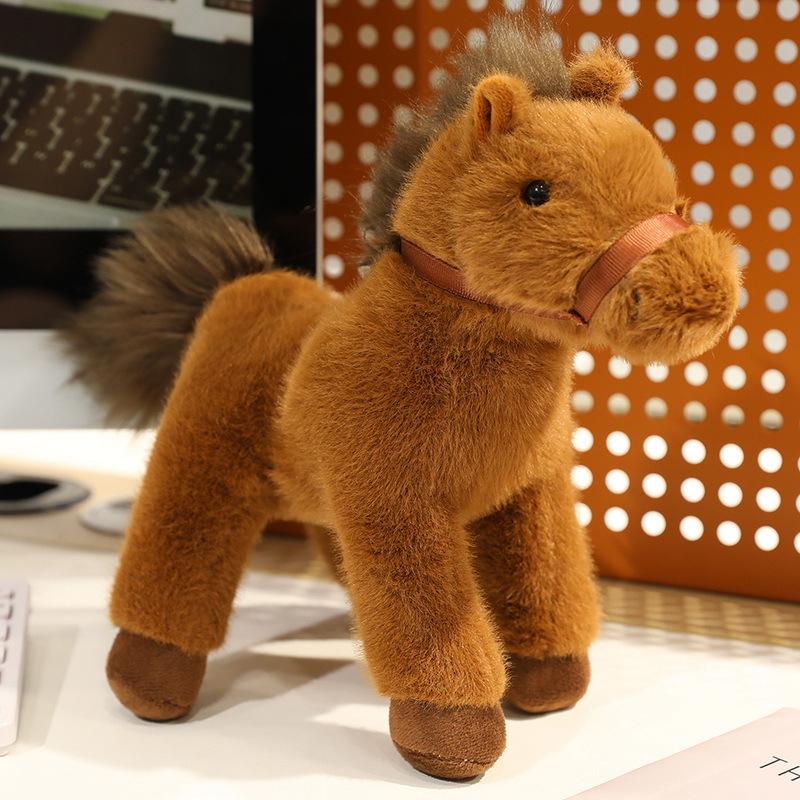 Плюшевая игрушка симуляция белый конь темный конь принц кулон плюшевая игрушка жеребенок кукла подарок на день рождения