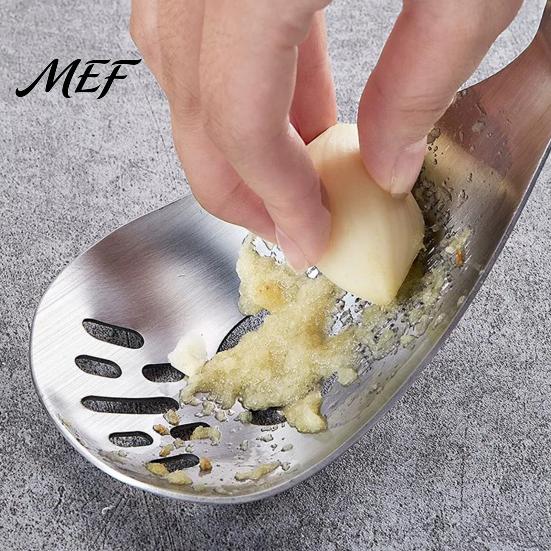 Labor Saving Kitchen Accessories Stainless Steel Grinding Spoon, Multifunctional Gadget, Garlic Ginger Versatile Tool for Baking