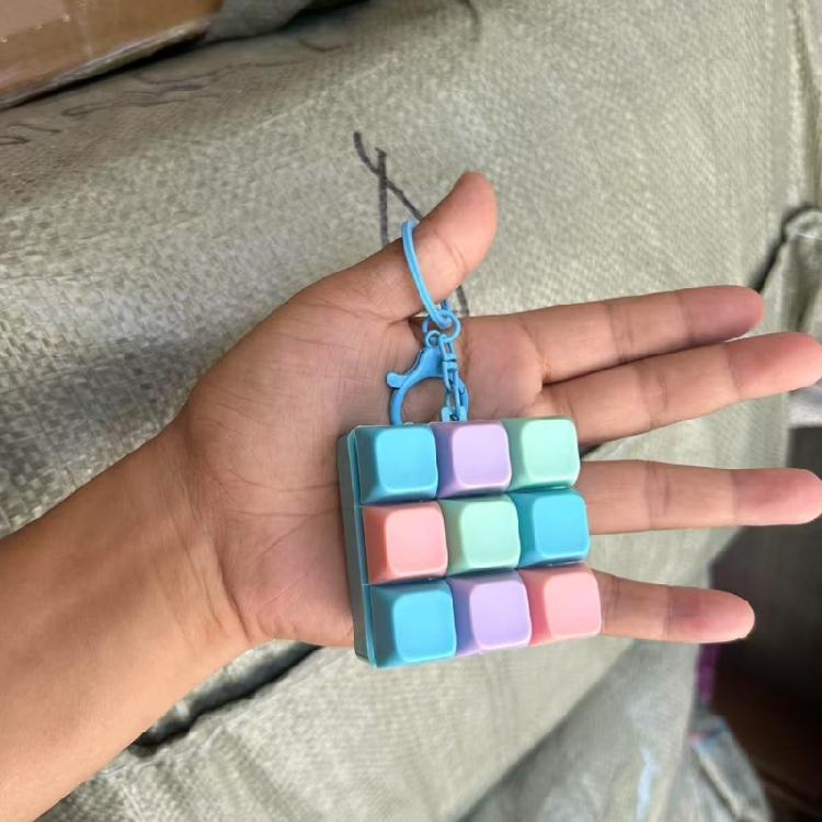 Stress Relief Keychain 9 Switchable Key Clickers Toy Detachable Keycap Keyring For Car Key Backpacks & Daily