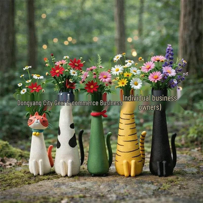 Independent Station Bestseller: Handmade Quirky Cat-Shaped Vase for Flowers