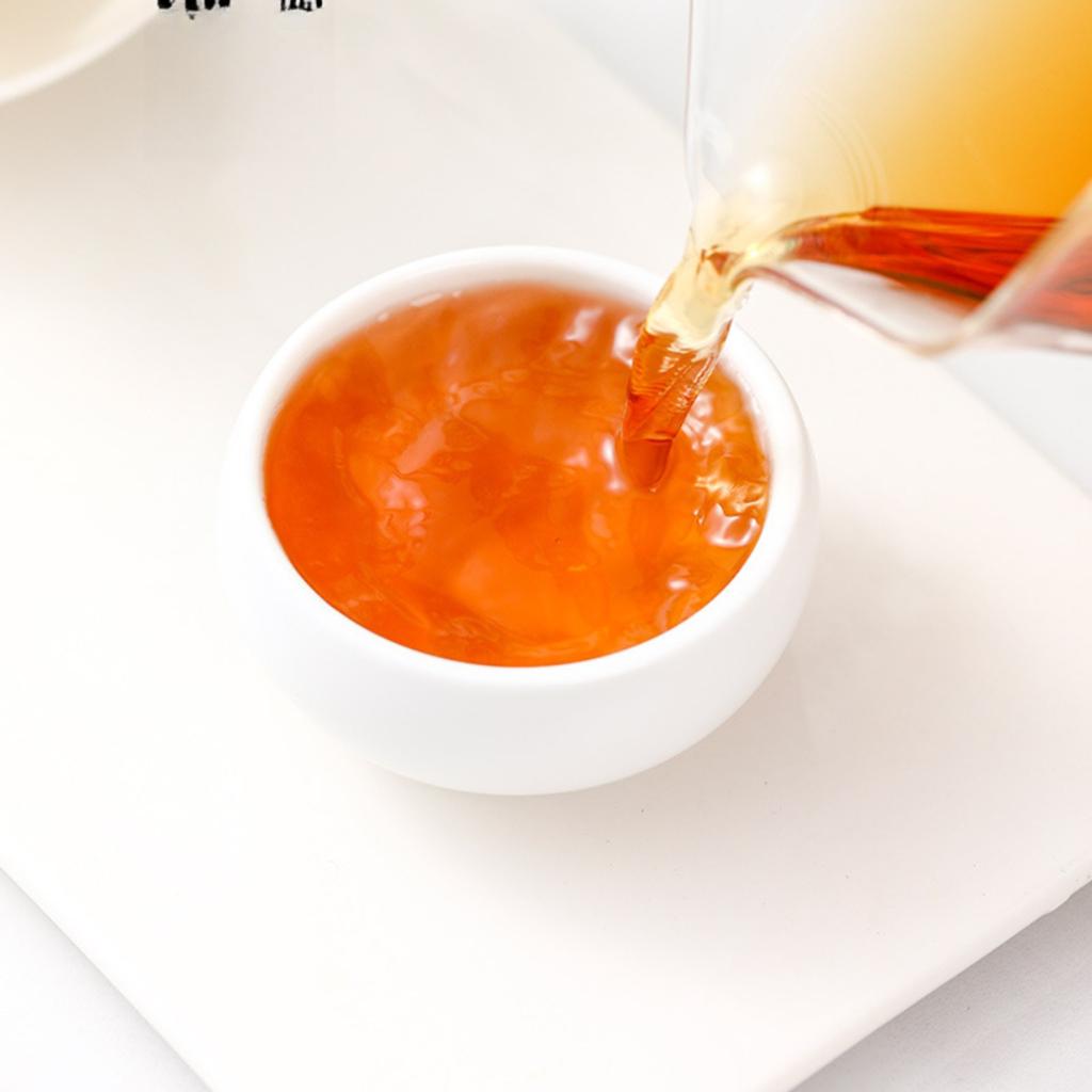 200g Yunnan Tea King Tea Ancient Tree Sun-Dried Red Tea Cake Healthy Drink