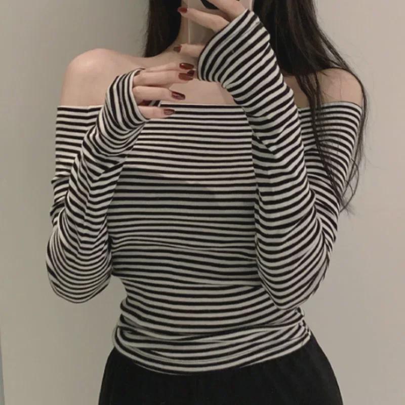 Dongdaemun's Highly Recommended Sexy One-Shoulder Striped Slim-Fit Long-Sleeved T-Shirt