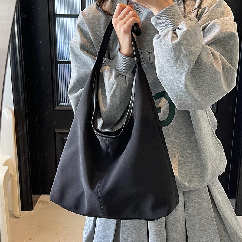 Large Capacity Bag for Women In Spring and Summer New Simple and Fashionable Shoulder Bag High-quality Casual Commuting Toy Bag