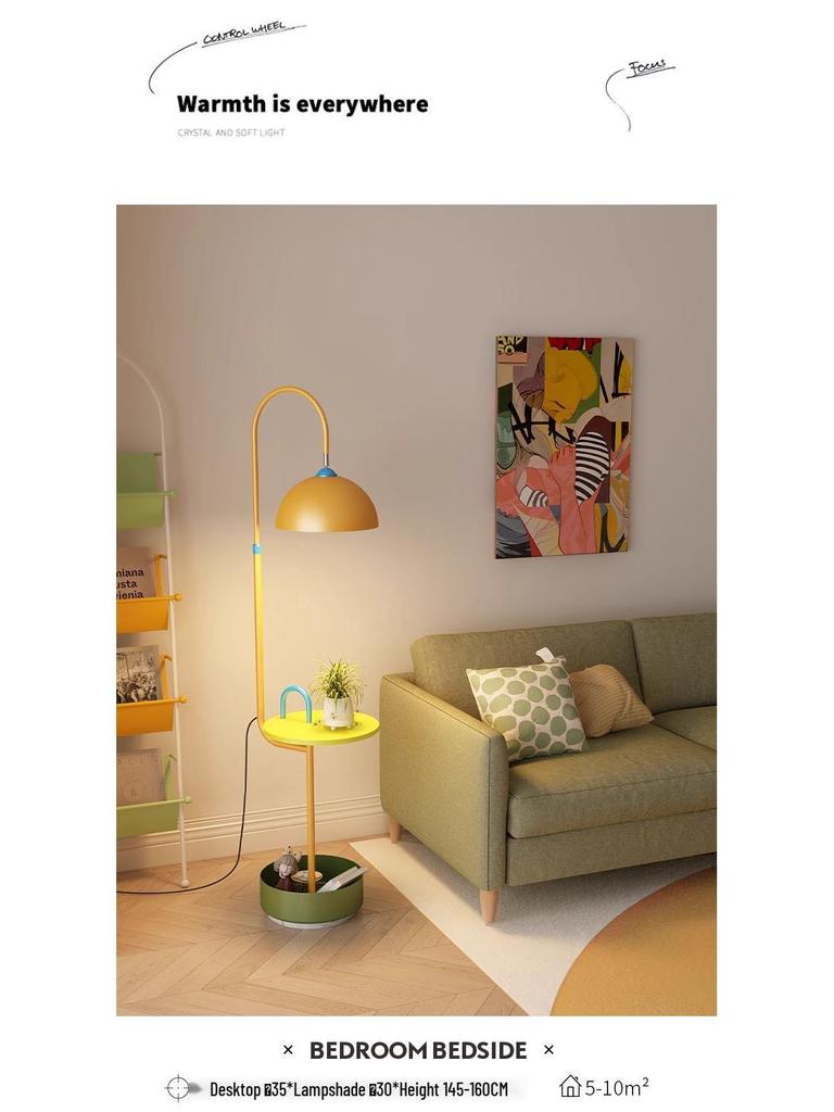 Мемфис Торшер: Стильная гостиная, диван и лампа для детской комнаты со встроенным хранилищем и функцией журнального столика