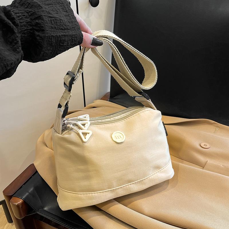 Niche Женская универсальная сумка через плечо для женщин Универсальная новая модная сумка на одно плечо для поездок на работу для женщин