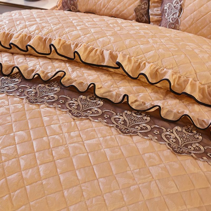Европейский бархатный комплект постельного белья King Size из 4 предметов, роскошное одеяло, стеганая кружевная юбка, мягкая теплая королева с двумя наволочками