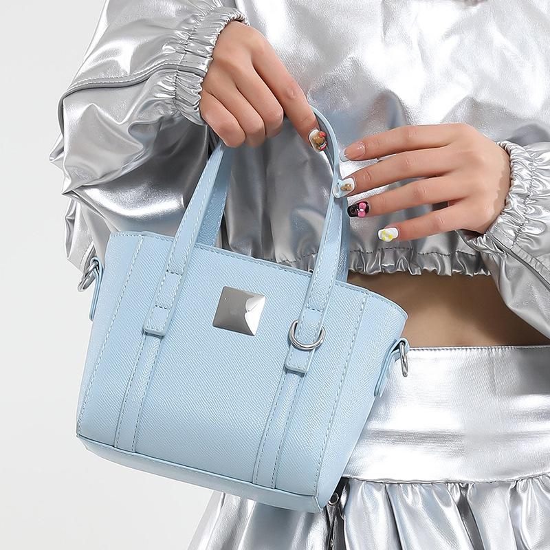 Korean version of trendy bucket bag women's 2025 summer new niche simple foreign style fashion single shoulder high value messenger bag