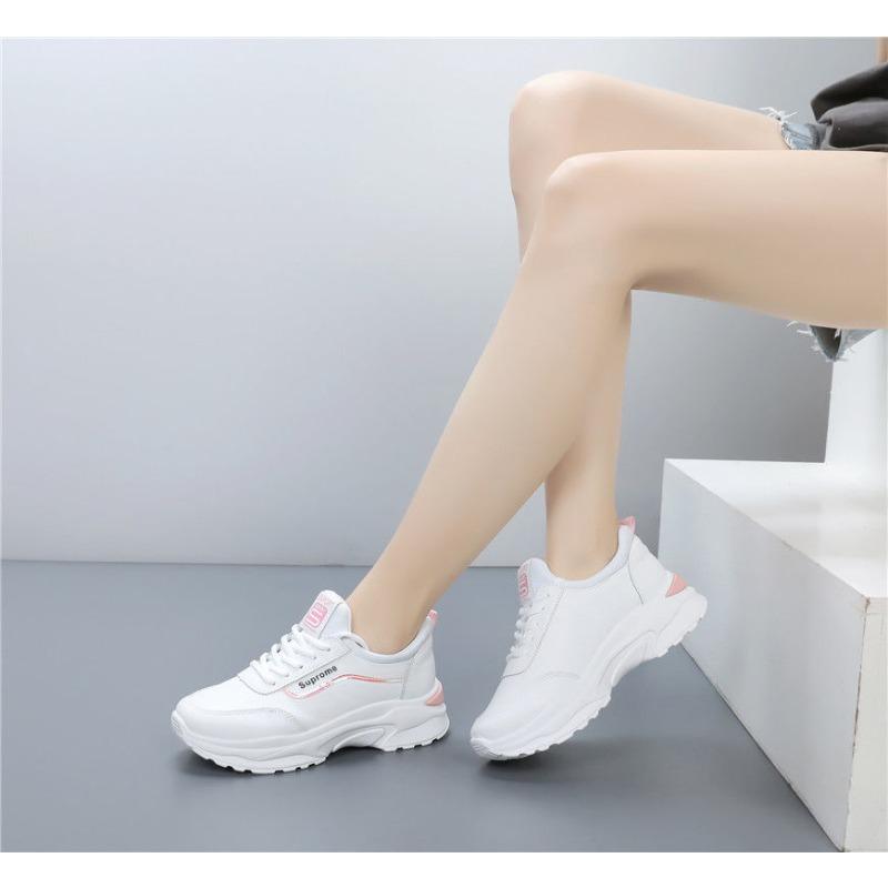 Спортивная обувь для женщин. Блестящие белые туфли для женщин. Весна и осень. Дышащая подъемная дорожная обувь. Кроссовки на плоской подошве.
