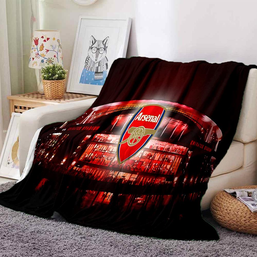 Arsenal Football Club Crest Flannel Blanket, Soft Polyester, Modern Design, All-Season for Camping, Travel, Gifts for holidays or birthdays