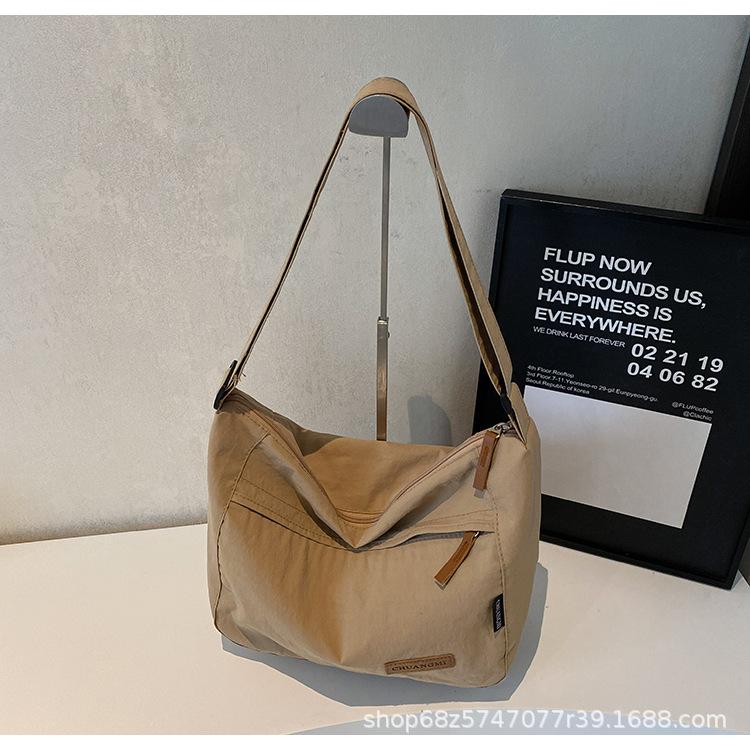 2025 New Nylon Bag Women's Premium Portable Large-capacity Simple Tote Fashion Shoulder Messenger Bag College Student