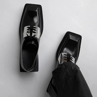 Модная ретро обувь в британском стиле на толстой подошве из натуральной кожи женская черная с квадратным носком универсальная нишевого дизайна на шнуровке с металлическим декором