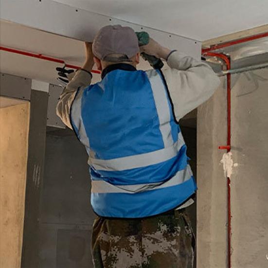 Men High-Visibility Reflective Vest V-neck Sleeveless Multi Pockets Design Waistcoat Clear ID Pocket Pen Holder Breathable Mesh Vest Coat