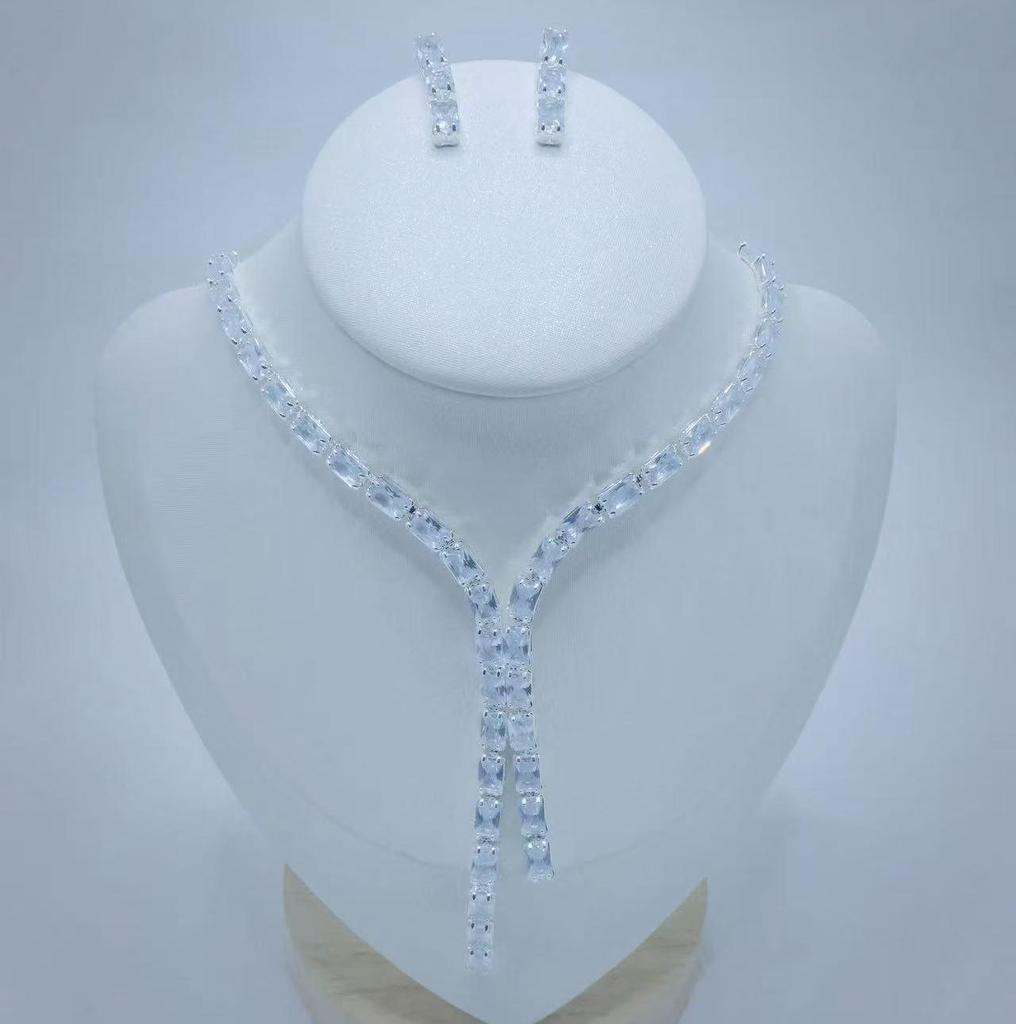 Элегантный межконтинентальный свадебный набор из страз: колье и серьги