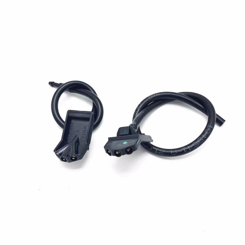 For NISSAN 2008-2012 ALTIMA Front Windshield Spray Nozzle Wiper Spray Nozzle Auto Parts