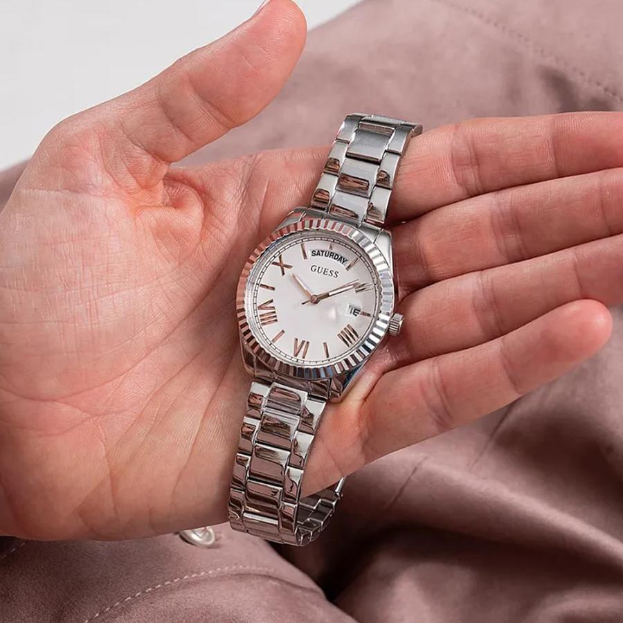 Guess Серебряные кварцевые часы из нержавеющей стали с календарем - GW0308L1