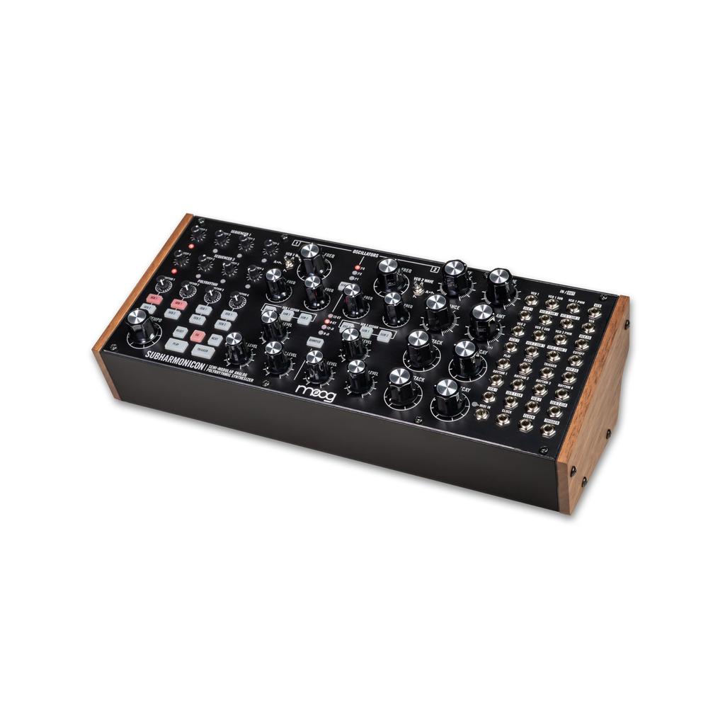 Аналоговый полифонический синтезатор MOOG Subharmonicon с двойным секвенсором и MIDI Patchbay, полумодульный