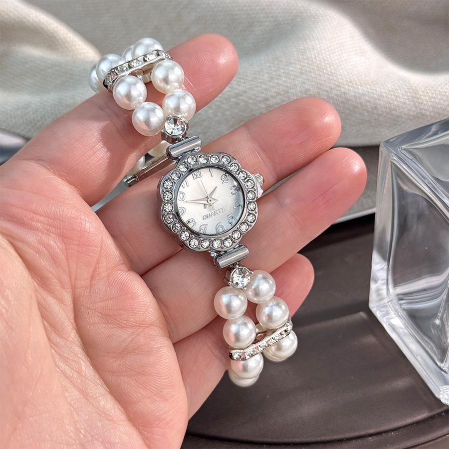 Женские часы с эластичным ремешком из искусственного жемчуга в два ряда, роскошные, с цветочным бриллиантом, полностью цифровые