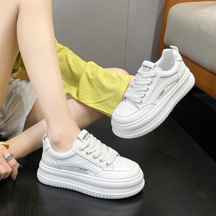 Маленькие белые туфли с толстой подошвой, женские осенние туфли, увеличивающие рост, повседневные спортивные туфли для сноуборда, студенческие дышащие легкие туфли для одинарного ношения