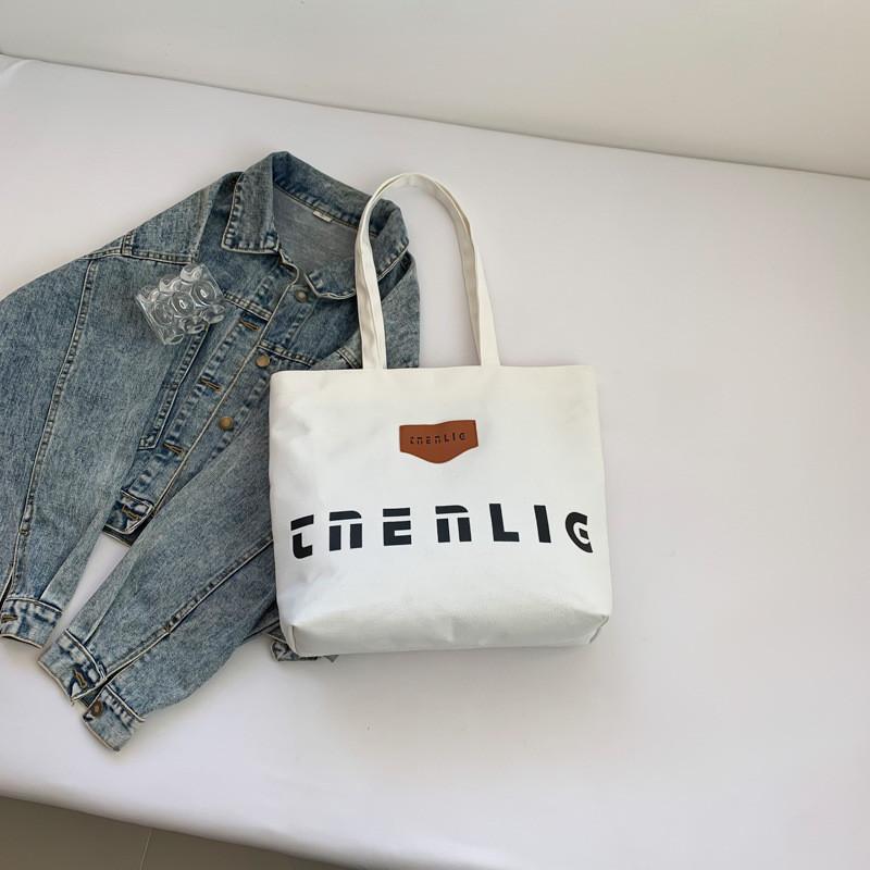 Large Capacity Fashionable Tote Bag For Women Ideal For Autumn Winter Casual Use
