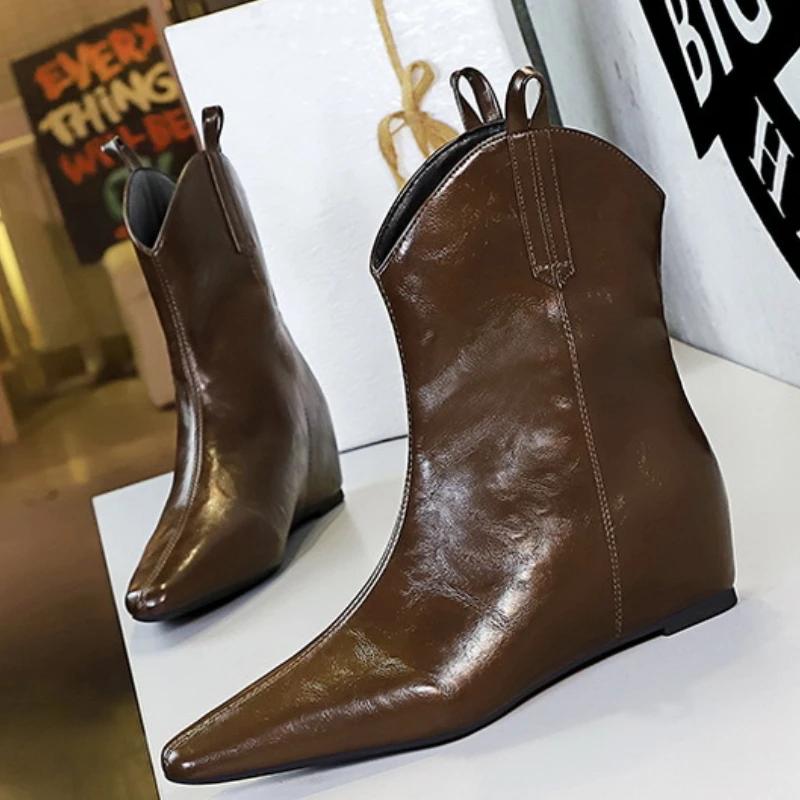 Bigtree Elegant Women'S Boots New Style Square Toe Flat Bottom Inner Height Boots Hand Scratch Pattern Casual Ankle Boots