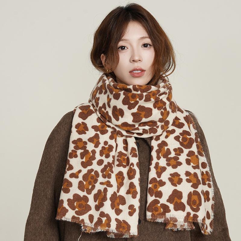 New Style Scarf for Women In Winter Korean Style Leopard Print Scarf Printed High End Imitation Cashmere Thickened Warm Shawl