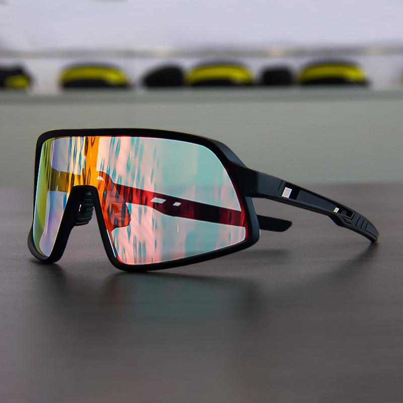 Color-changing sports glasses for hiking and mountaineering, outdoor cycling, windproof, dustproof, and dazzling sunglasses for men and women
