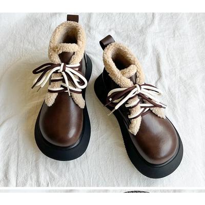 Ботильоны на плоской подошве с современными ботинками Зимняя женская обувь на шнуровке со скидкой 2024 Брендовые женские ботинки с круглым носком и низким каблуком на твердой платформе