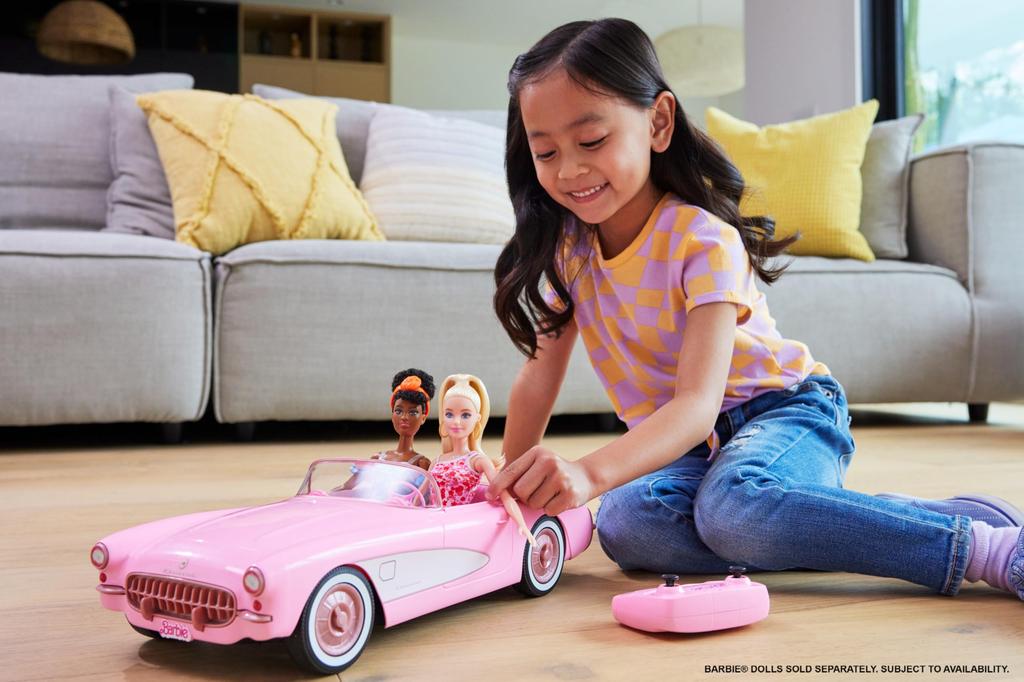 Hot Wheels RC Barbie Toy Car from Barbie The Holds 2 Barbie Trunk Opens for Storage Corvette, Battery-Operated Remote-Control Movie, Dolls,