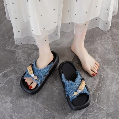 Нишевые шлепанцы на толстой подошве с бахромой и перекрестными ремешками для женской летней носки 2025 новинка, плетеные полые прохладные шлепанцы в праздничном стиле