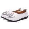 Moccasins Soft Genuine Leather Flat Shoes Women Flats with Flowers Ladies Shoes Women Designers Loafers Slip On Ballerina