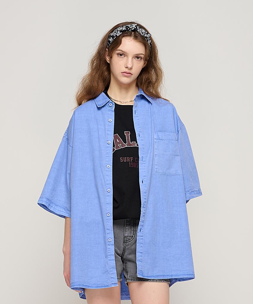 CARGOBROS FOR WOMAN Pigment Washed Oversized Short Sleeve Shirt (Light Blue)