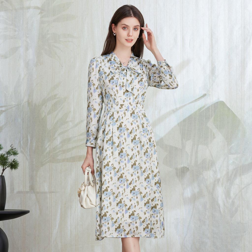 Gentle and Ageless Print Series Leads the Women's 2025 Autumn Style Dress with Floral Pleats and a High-End Feel