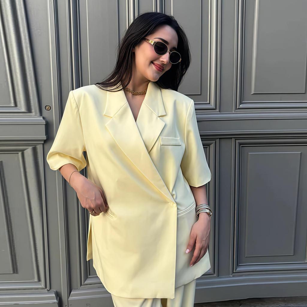 Повседневный женский костюм с лацканами на пуговицах в европейском и американском стиле 2025 года с вариантами короткого и длинного рукава